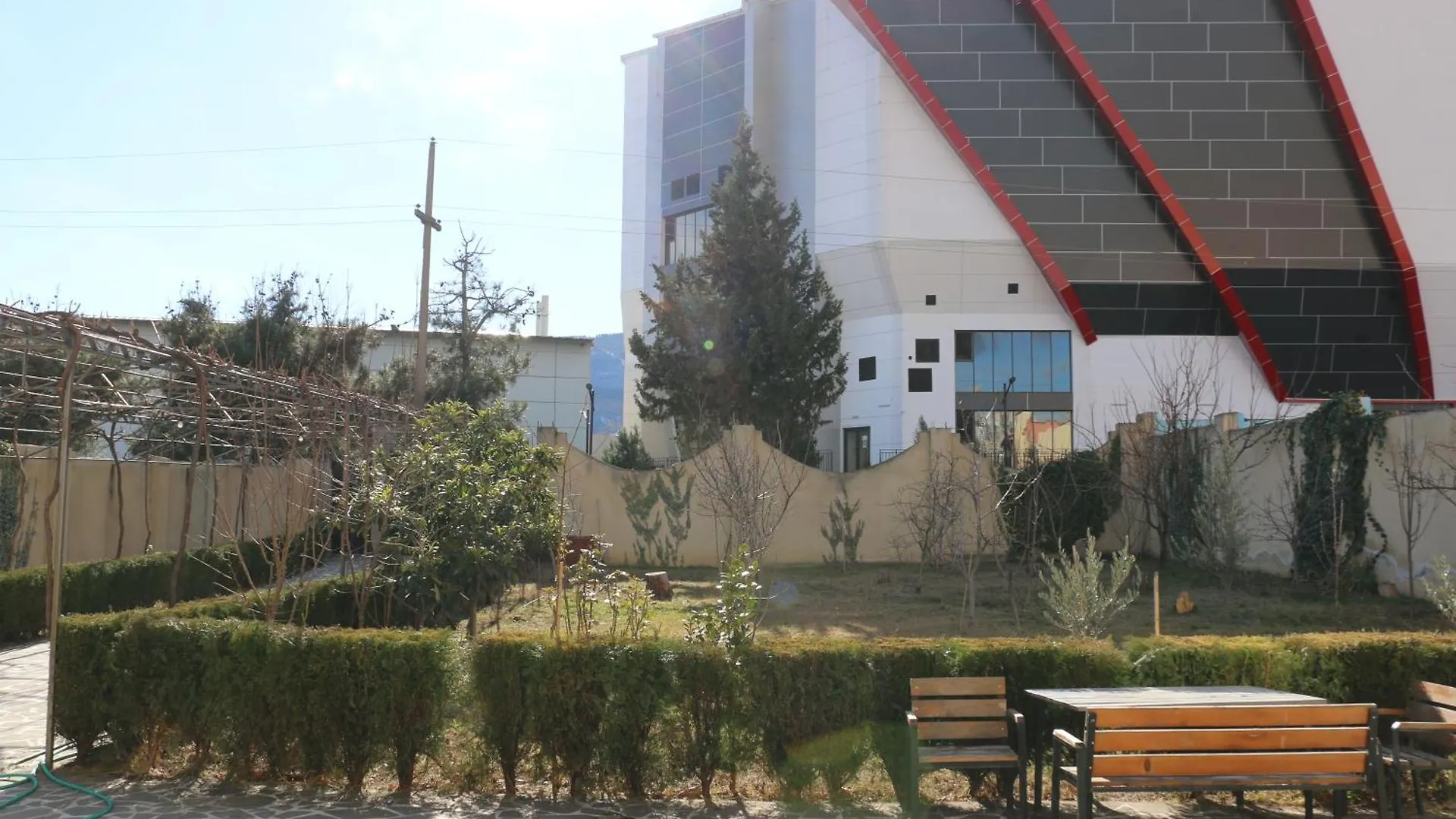 Отель Konstantine'S Wine Cellar In Tbilisi Free Wine & Chacha