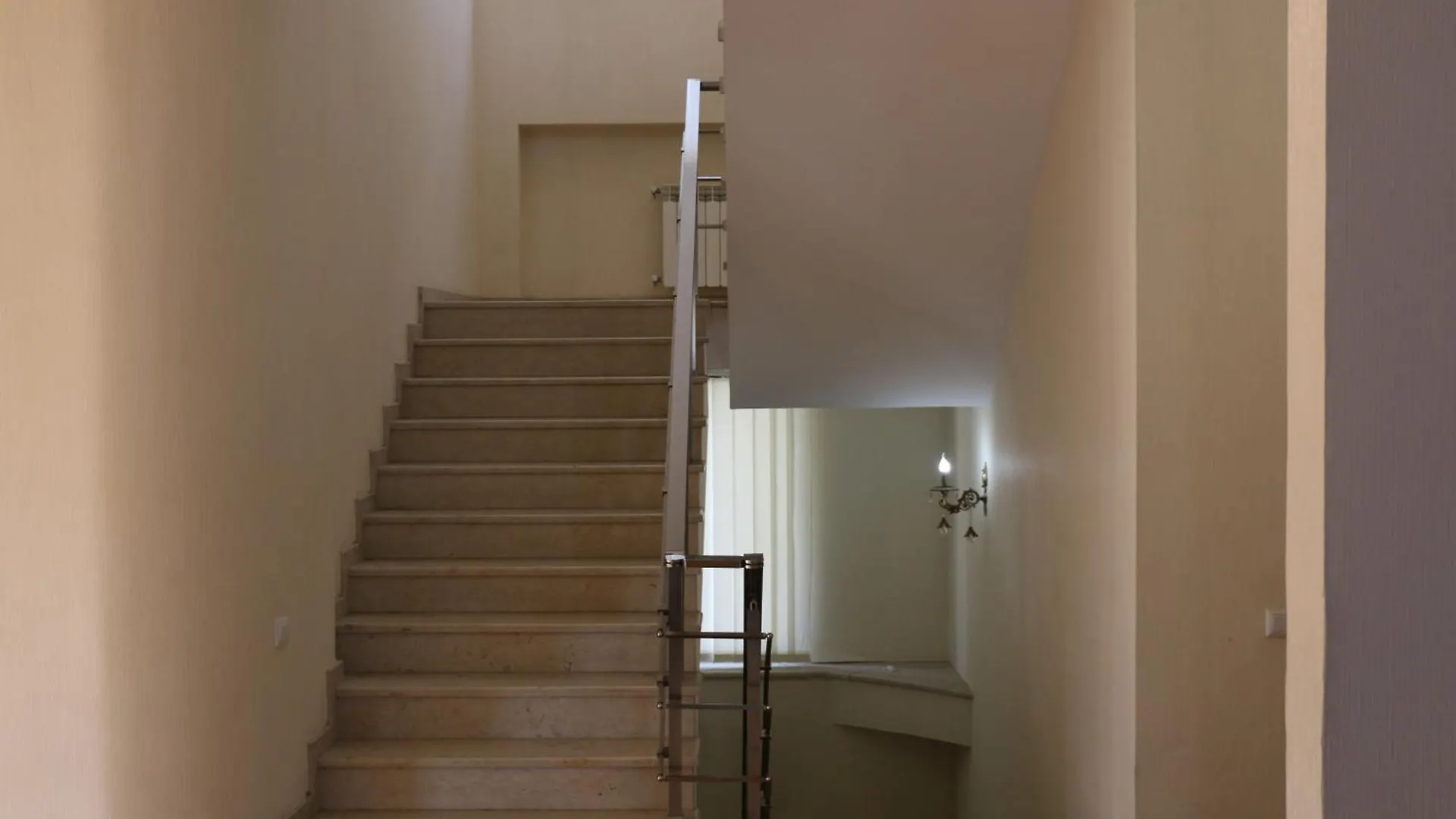 Konstantine'S Wine Cellar In Tbilisi Free Wine & Chacha Ξενοδοχείο Πανσιόν
